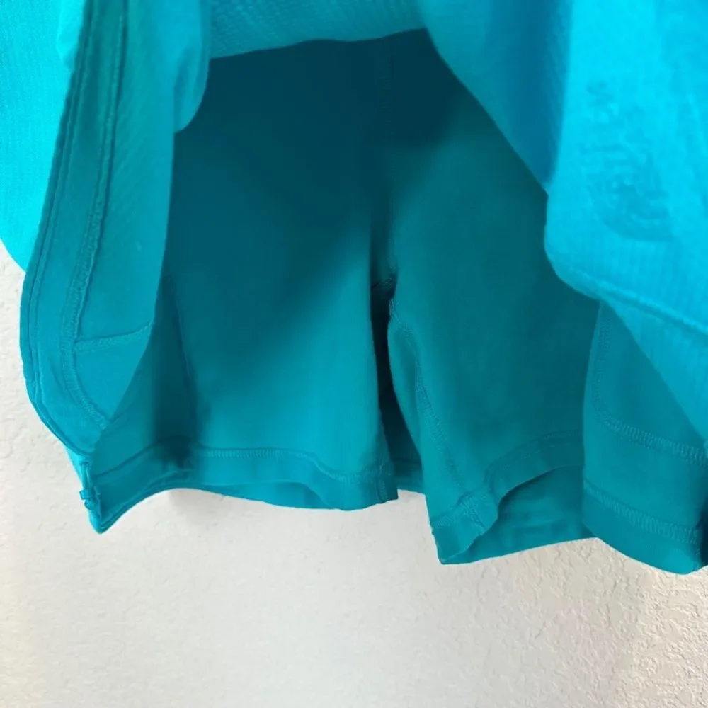 The North Face Teal Blue Stretchy Skort Skirt - Size Medium - EUC